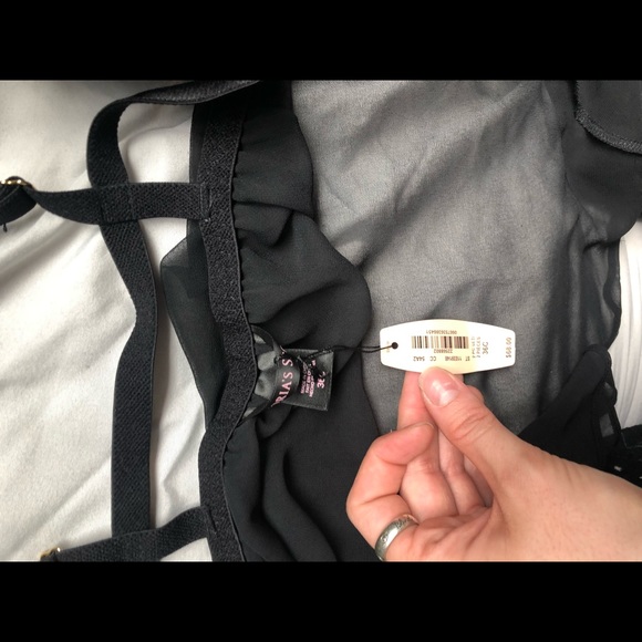 Lingerie - Picture 3 of 3